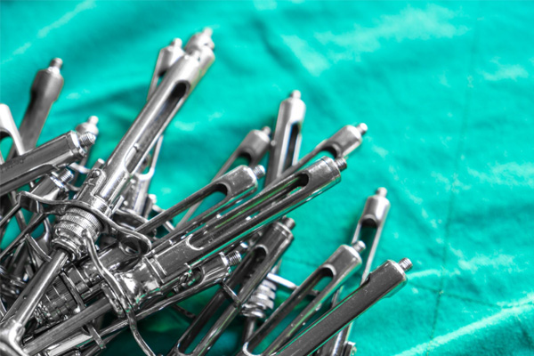 precision CNC machined parts OEM, medical device precision parts China, surgical instrument components, orthopedic implant machining, diagnostic equipment parts, custom machined medical parts, ISO 13485 machining China, Swiss turning medical components